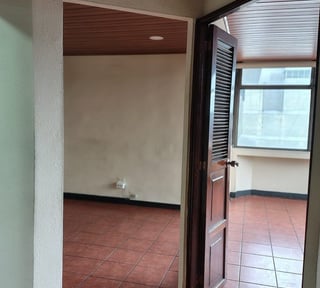 Oficina en Renta - Avenida Reforma Zona 10 - Miniatura 4