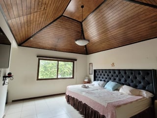 CASA EN VENTA EN HACIENDA REAL ZONA 16 - 4