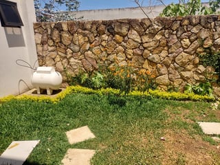 VENTA DE CASA EN SANTUARIA MUXBAL CON 4 DORMITORIOS. - 5