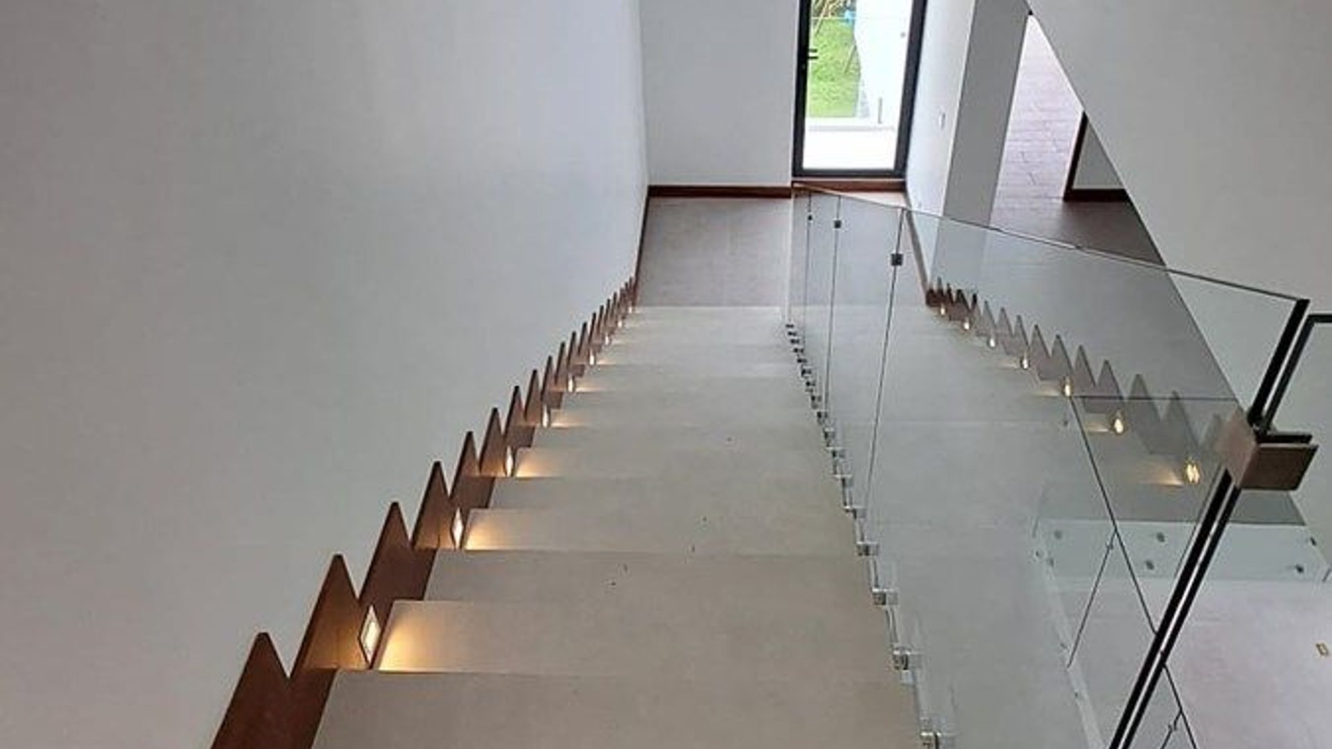 EL PULTE EQUESTRE | RESIDENCIA EXCLUSIVA EN RENTA ZONA 16 - Miniatura 5
