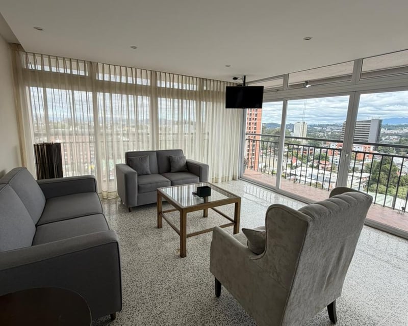 Apartamento Amueblado de 3 habitaciones en Edificio Ciudad Vieja Zona 10