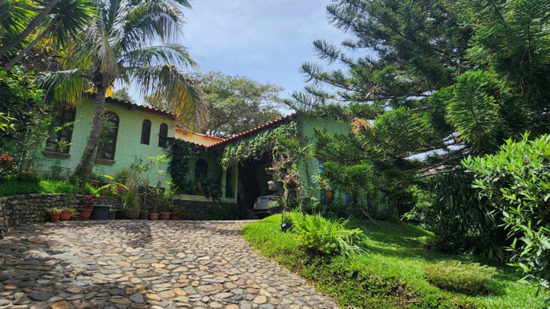 Casa en Venta en Zona 16 cercana Hospital Militar