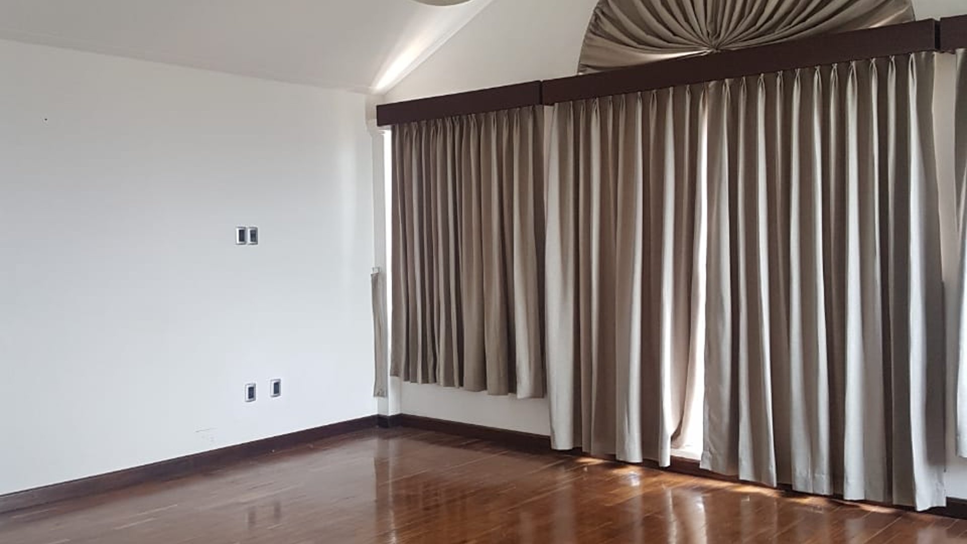 Casa en Renta y Venta zona 16 / La Montaña - Miniatura 4