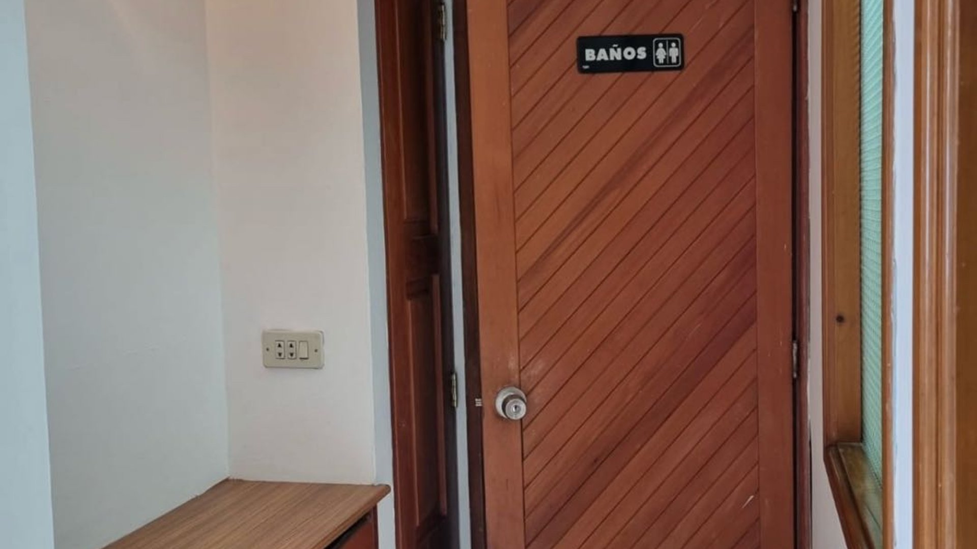 Venta Oficina Edificio 6a. Avenida Zona 9 - Miniatura 5