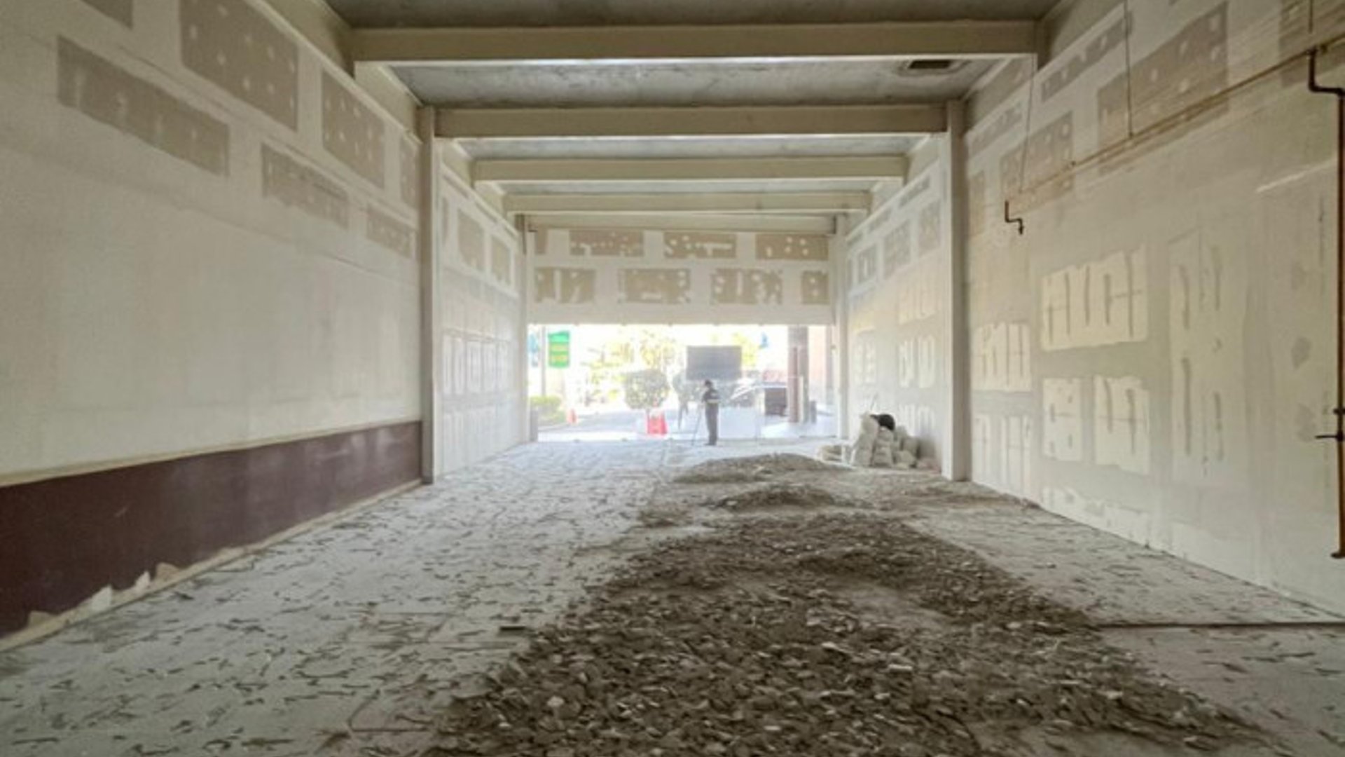 Local Comercial En Renta en Zona 9 - Miniatura 2