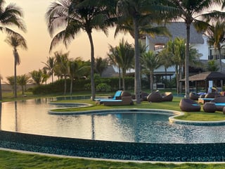 Espectacular villa amueblada en renta en Monterrico - Image 13