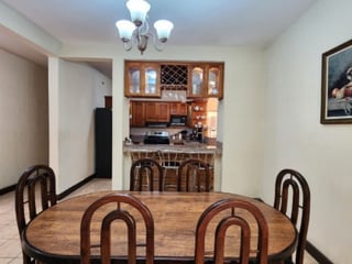 Casa en Venta Pinares de San Cristóbal, Guatemala - 4