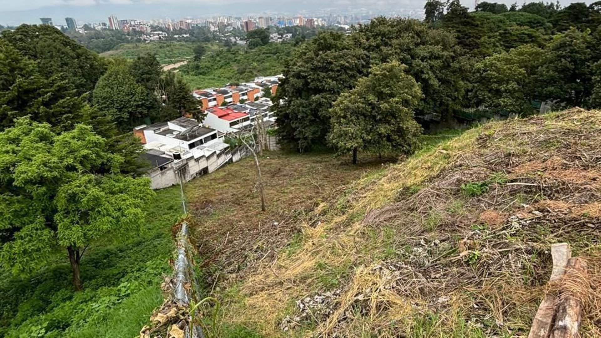 Venta de terreno en La Montaña zona 16