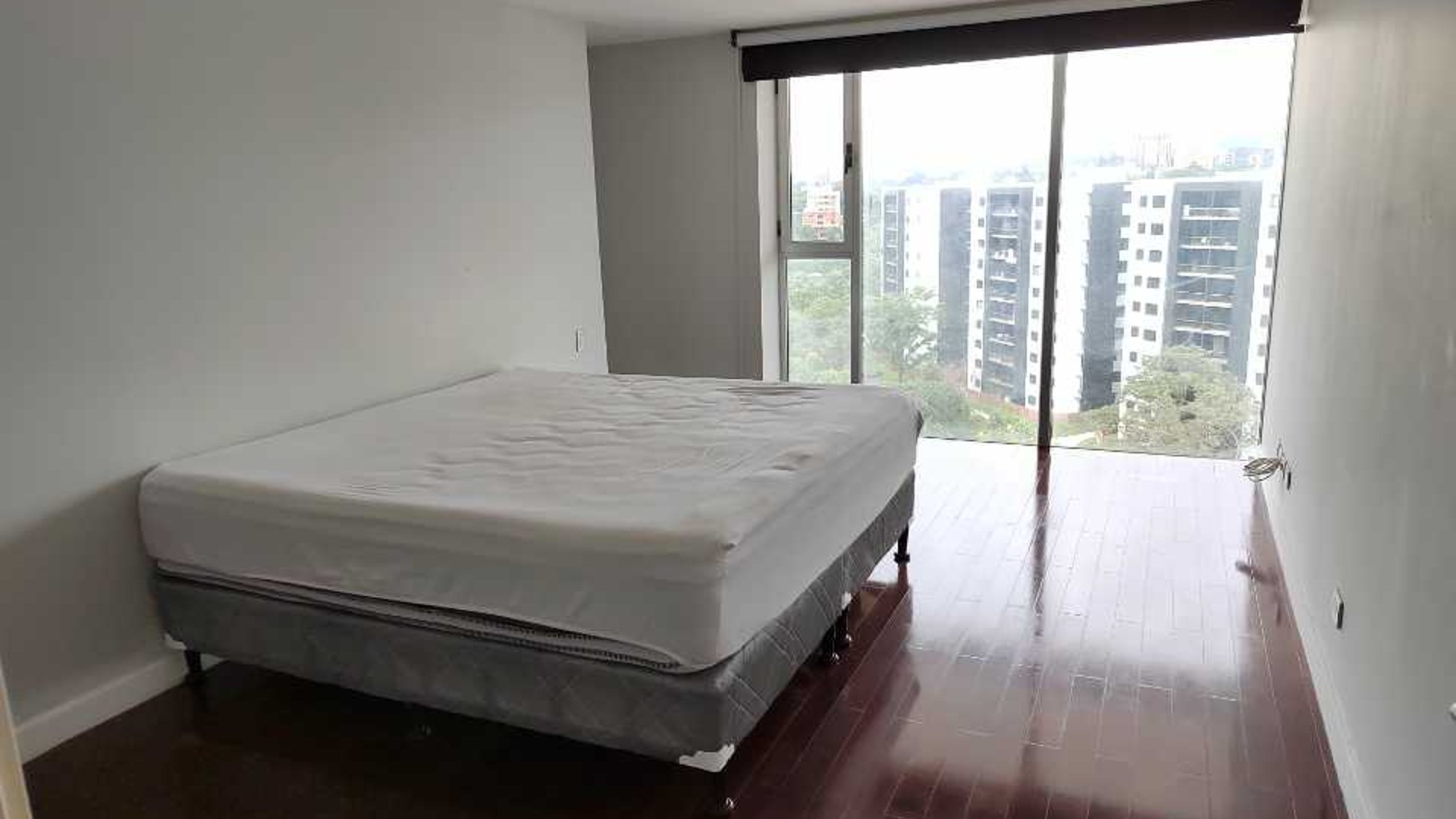 Vendo apartamento zona 10 - Miniatura 11