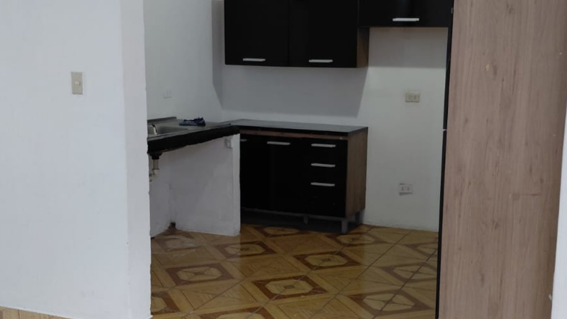 Vendo Casa en Colonia Colegio de Maestros  Zona 17 - Miniatura 3