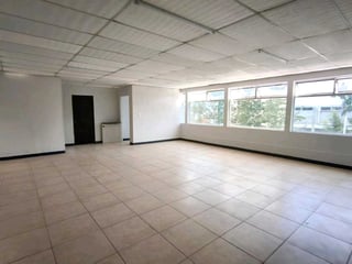 OFIBODEGA EN ALQUILER📍El Naranjo, zona 4 de Mixco - Image 2