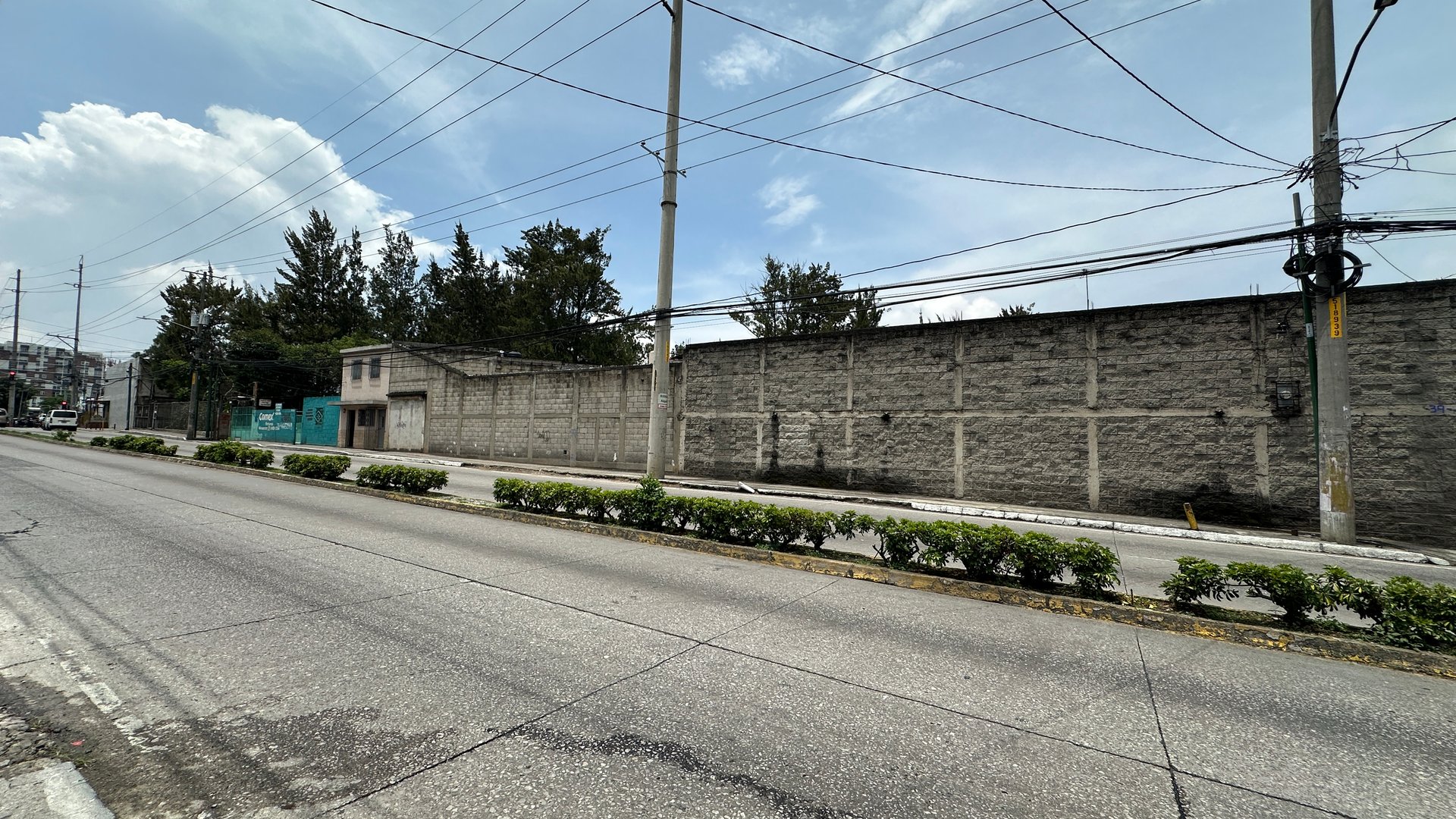 Terreno Comercial en Renta en Calzada Mateo Flores - Miniatura 7