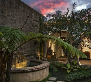 Casa en venta, Paseo Antigua. 