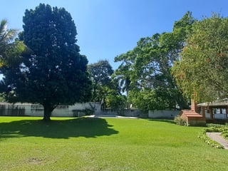 Venta propiedad a la orilla del lago de Amatitlán, ideal para eventos. - 2