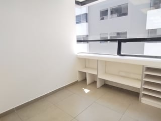 Oficina en renta en Centro Empresarial zona 10 - Image 5