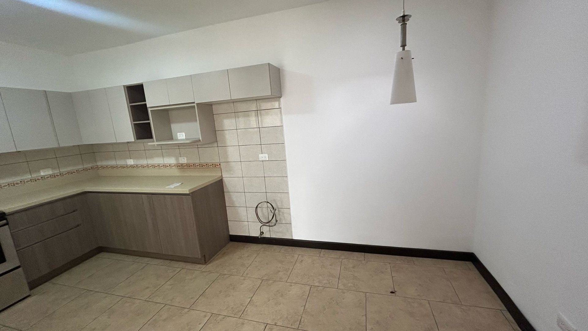 Alquiler de casa en zona 15 VH1 para oficinas ideal - Miniatura 6