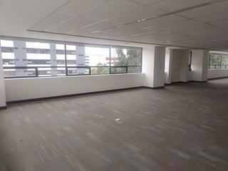 ALQUILO ZONA 10 OFICINA CENTRO EMPRESARIAL - 3