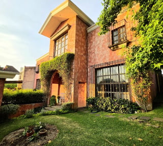 Casa en Venta en San Lázaro, Zona 15 – Espacio, Jardín