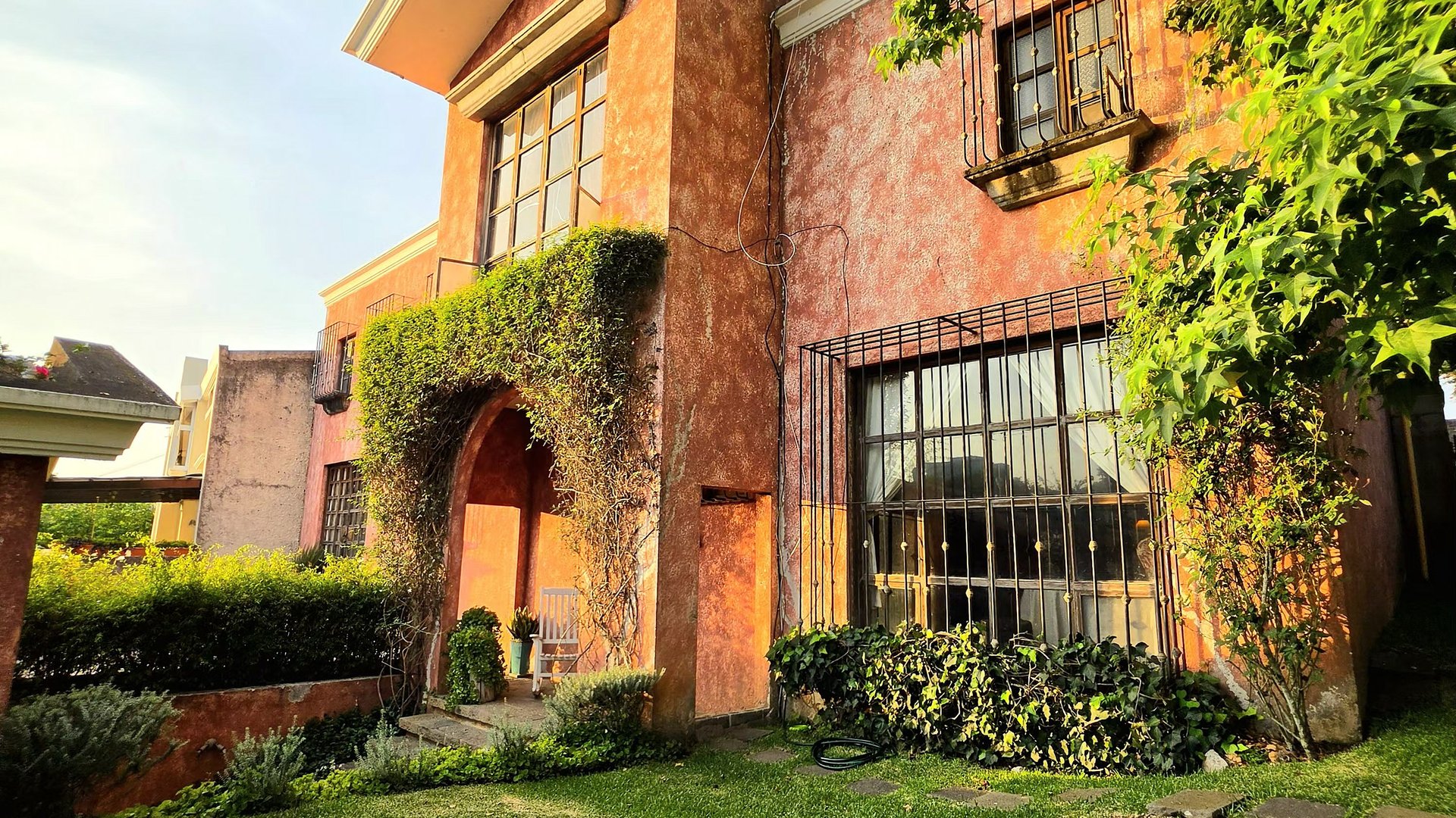 Amplia Residencia en Venta en San Lazaro Z.15 Guatemala - Image 1