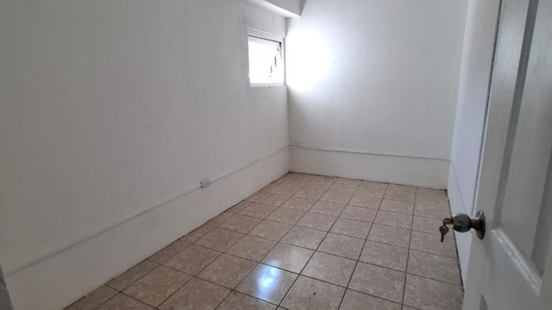 En venta edificio con 7 apartamentos en Zona 7 - Miniatura 15