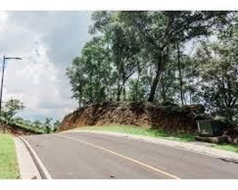 PROPIEDAD EN ALQUILER – ZONA 16, SOBRE CALLE HACIA EL PULTE