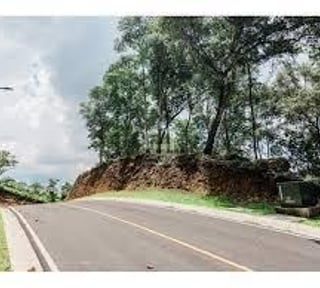 PROPIEDAD EN ALQUILER – ZONA 16, SOBRE CALLE HACIA EL PULTE