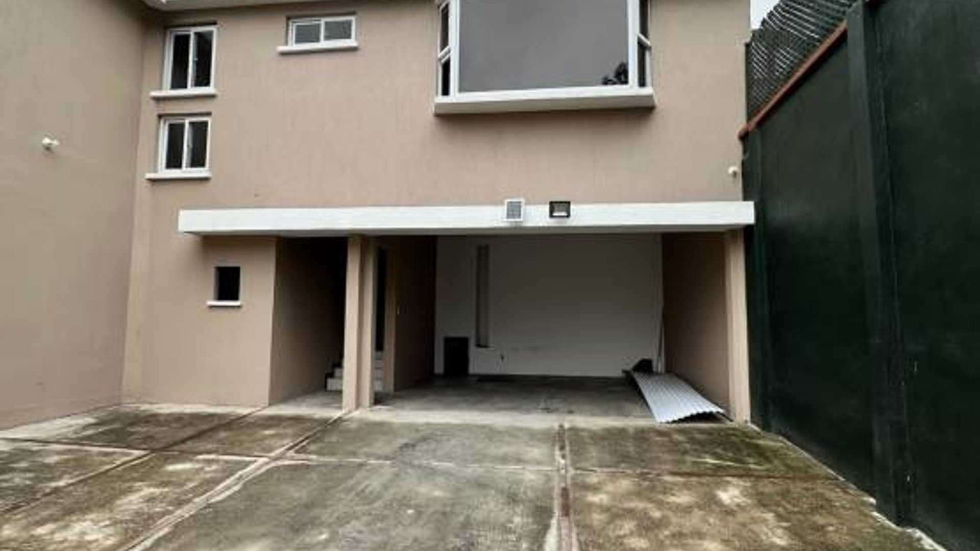 Casa en condominio en Renta, Zona 13 (R10395) - Image 1