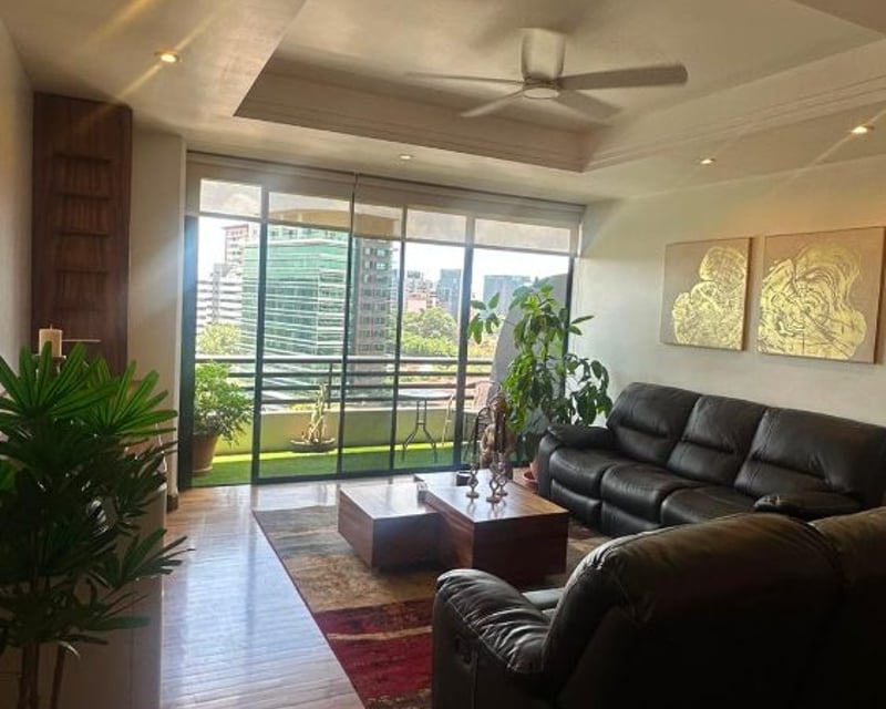 Alquilo Apartamento Amueblado en Zona 10 Nivel Alto