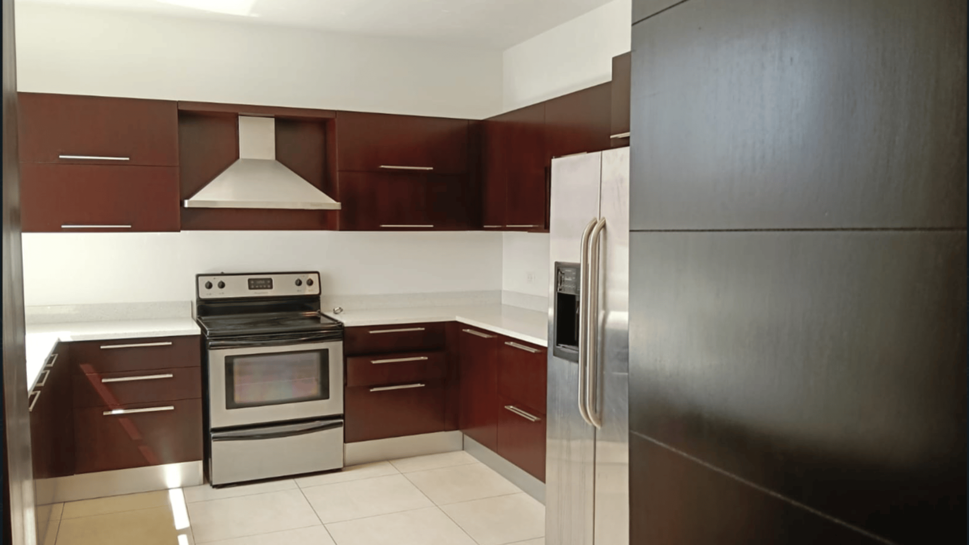 Apartamento en Alquiler | Edificio Quinta Avenida, Zona 14 - Miniatura 3