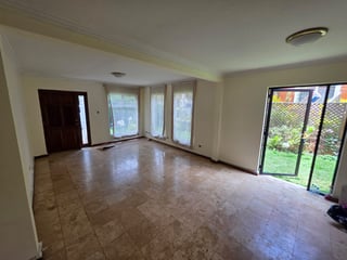 Renta de casa de 4 habitaciones en Santiago de Compostela Ref-5780 - 3