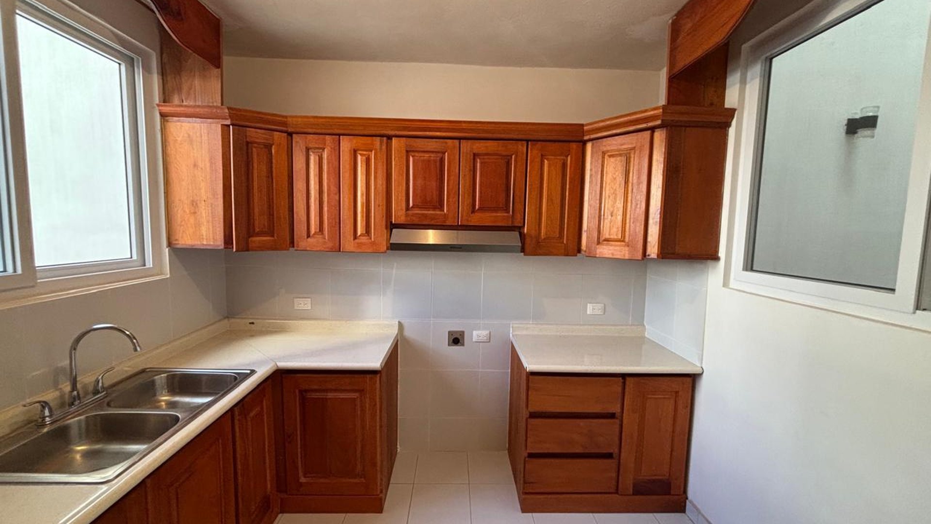 ???? APARTAMENTO EN RENTA – 3 HAB | HACIENDA REAL | ZONA 16