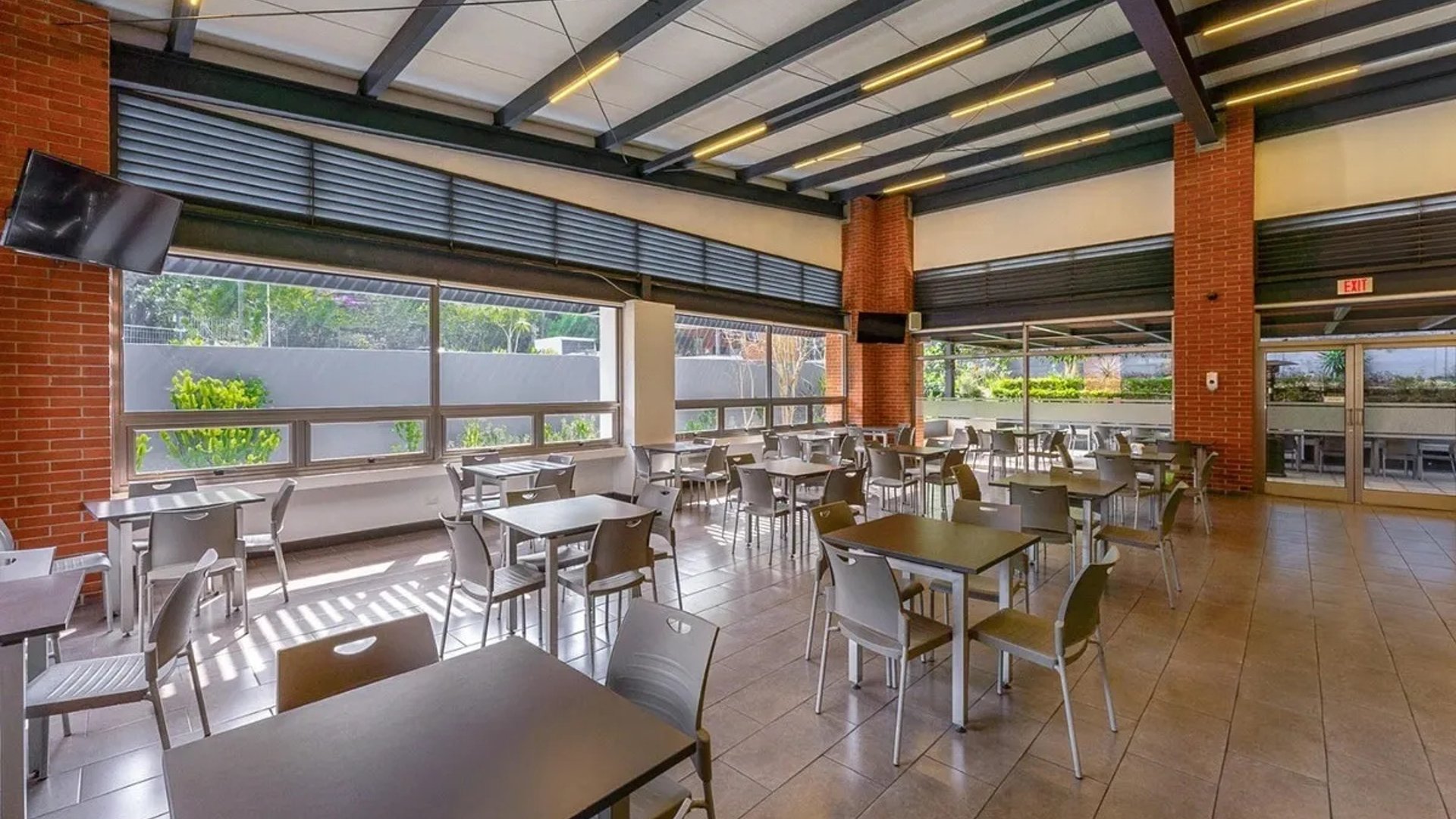 Edificio en Renta o Venta en Zona 15 - Miniatura 3