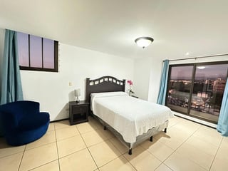 RENTA DE APARTAMENTO AMUEBLADO ZONA 10 - 5