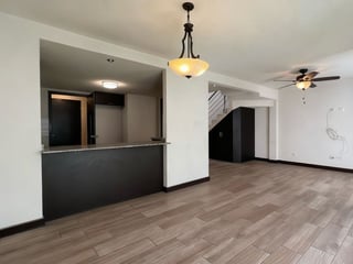 Venta de bonita casa de esquina en Condominio Luminela | Villa Nueva - Image 4