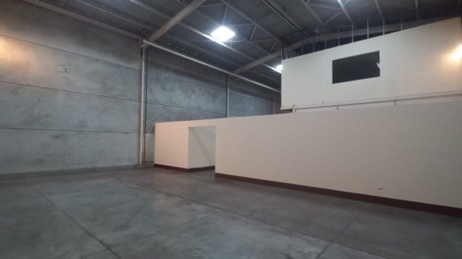 Bodega en renta en Cortijo zona 12 Atanasio - Miniatura 4