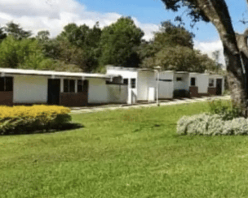 VENTA Ó ALQUILER DE AMPLIA PROPIEDAD - CARR. SANTA ELENA BARILLAS