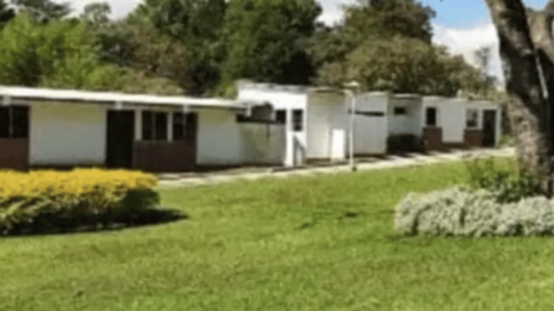 VENTA Ó ALQUILER DE AMPLIA PROPIEDAD - CARR. SANTA ELENA BARILLAS