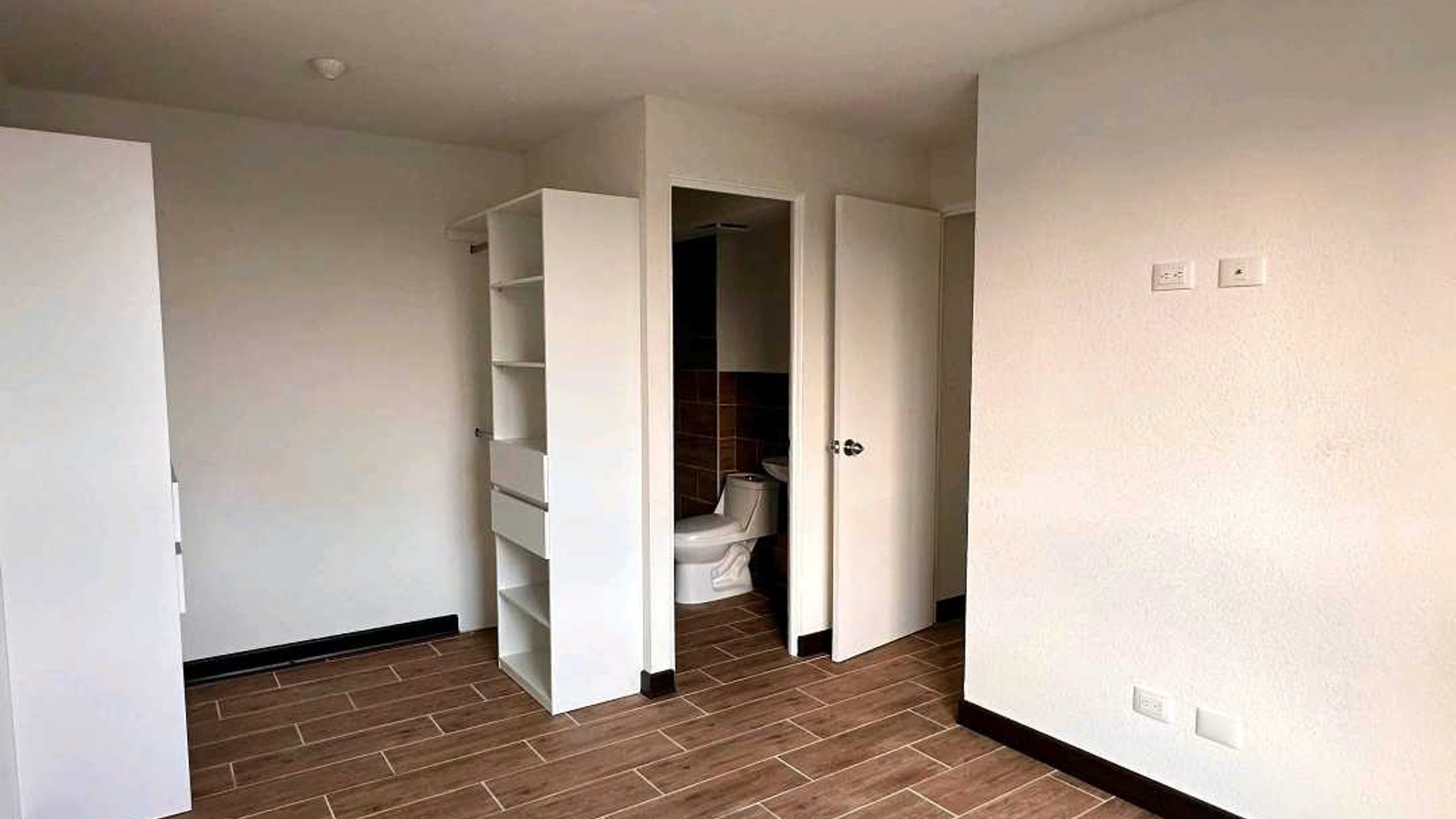 APARTAMENTO EN ALQUILER????Edificio ALAIA, Zona 5 Villa Nueva - Miniatura 4