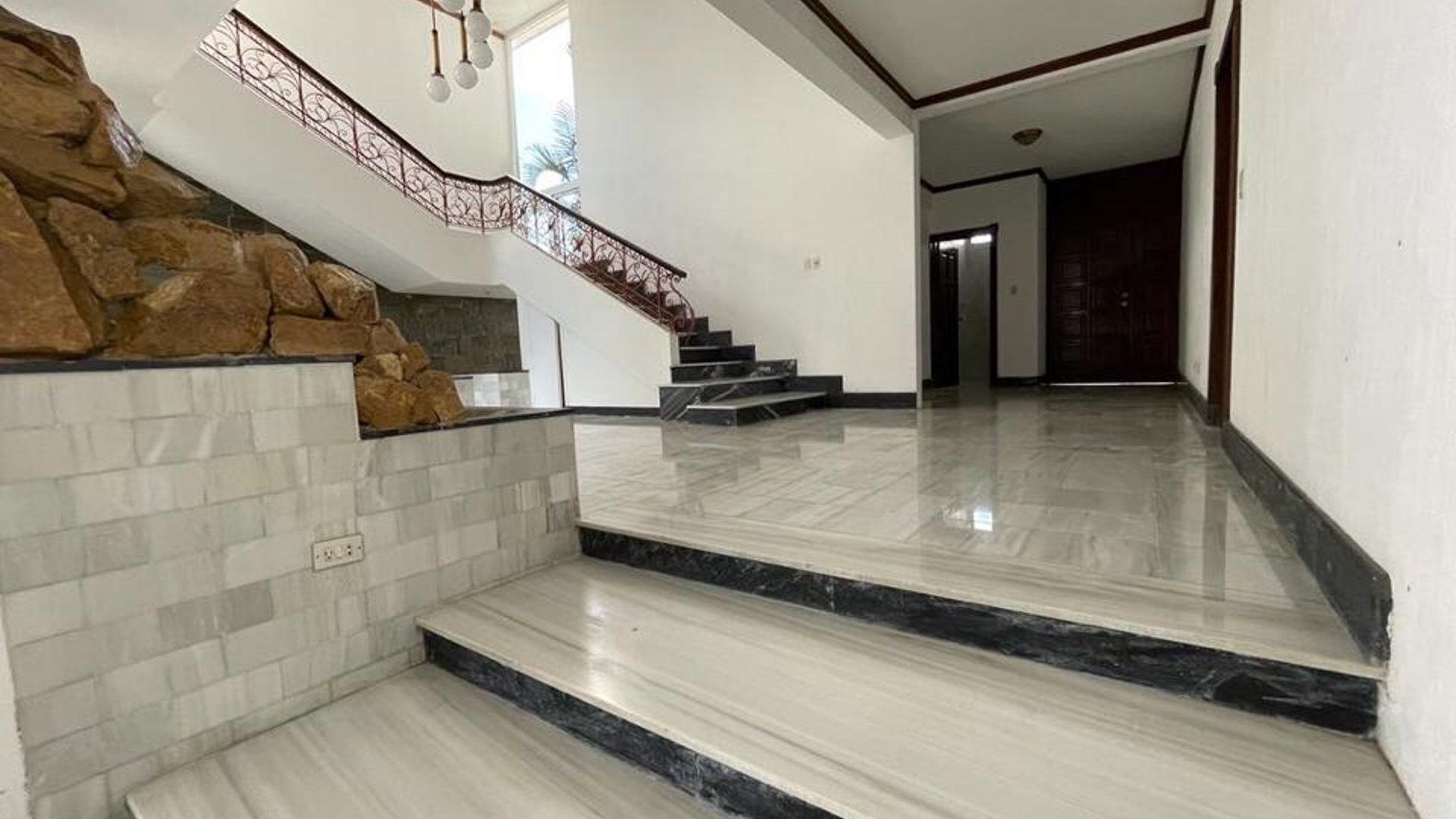 VENDO PRECIOSA CASA EN ZONA 15 VISTA HERMOSA 1 - Miniatura 14