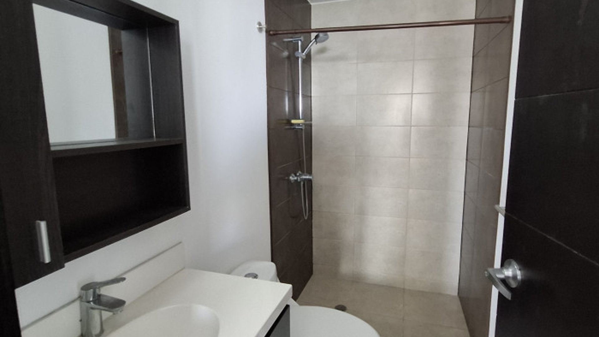 En Renta Apartamento en zona 16 Guatemala - Miniatura 8