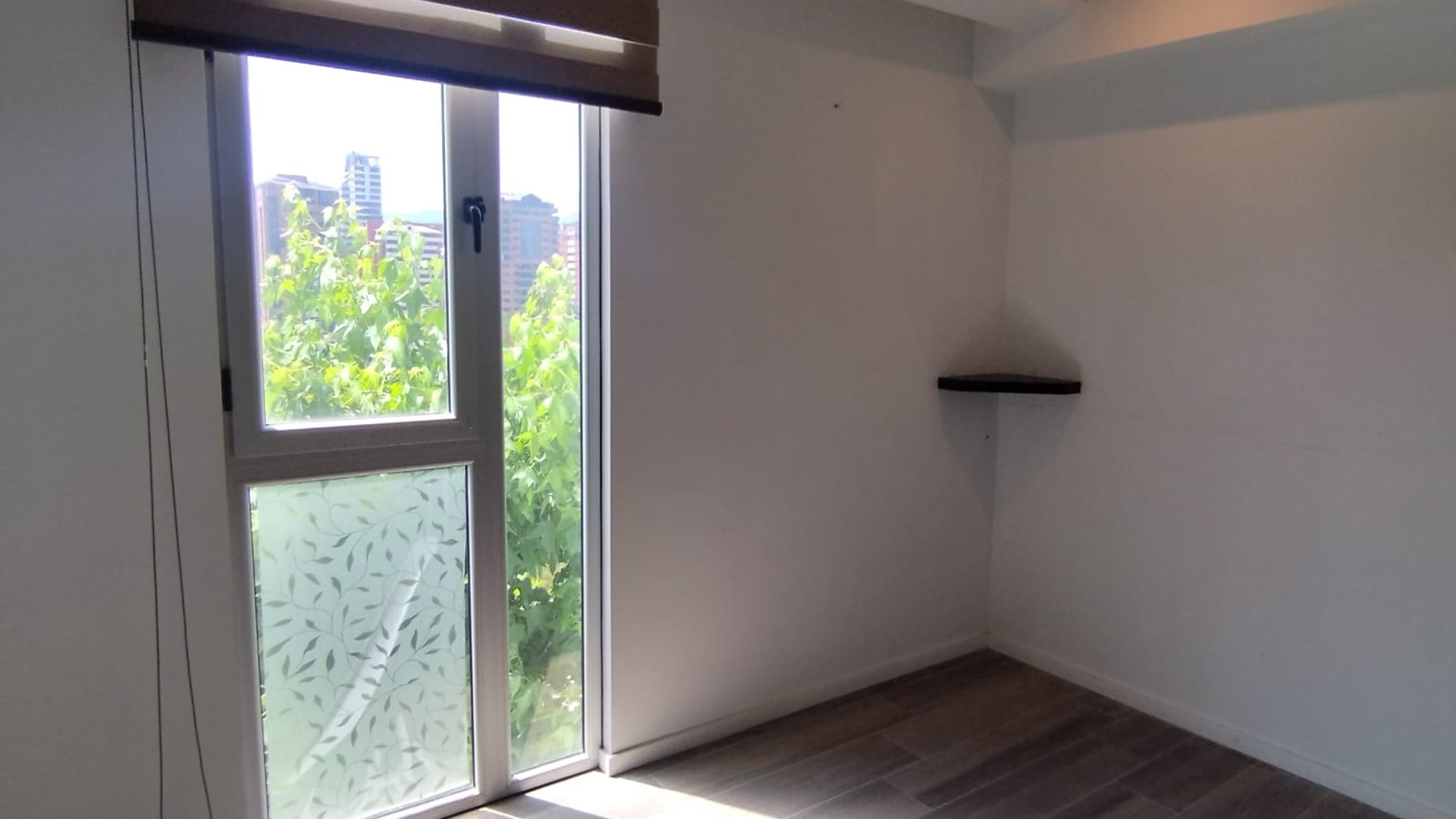 ???? APARTAMENTO EN RENTA – 2 HAB + 2 BALCONES | NARAMA | ZONA 13 - Miniatura 4