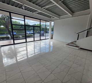 Local - Bodega en renta  showroom Carretera al Salvador km22 Ref-6093