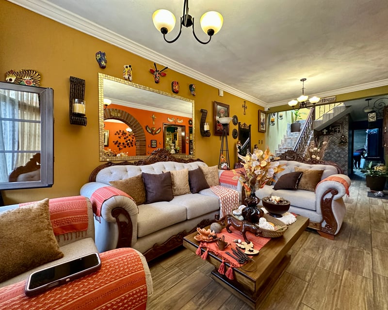 Casa Tipo Colonial en Venta en Zona 18