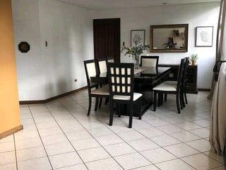 Vendo en 1er. Nivel Apartamento en zona 14 sobre  5ta ave - 3