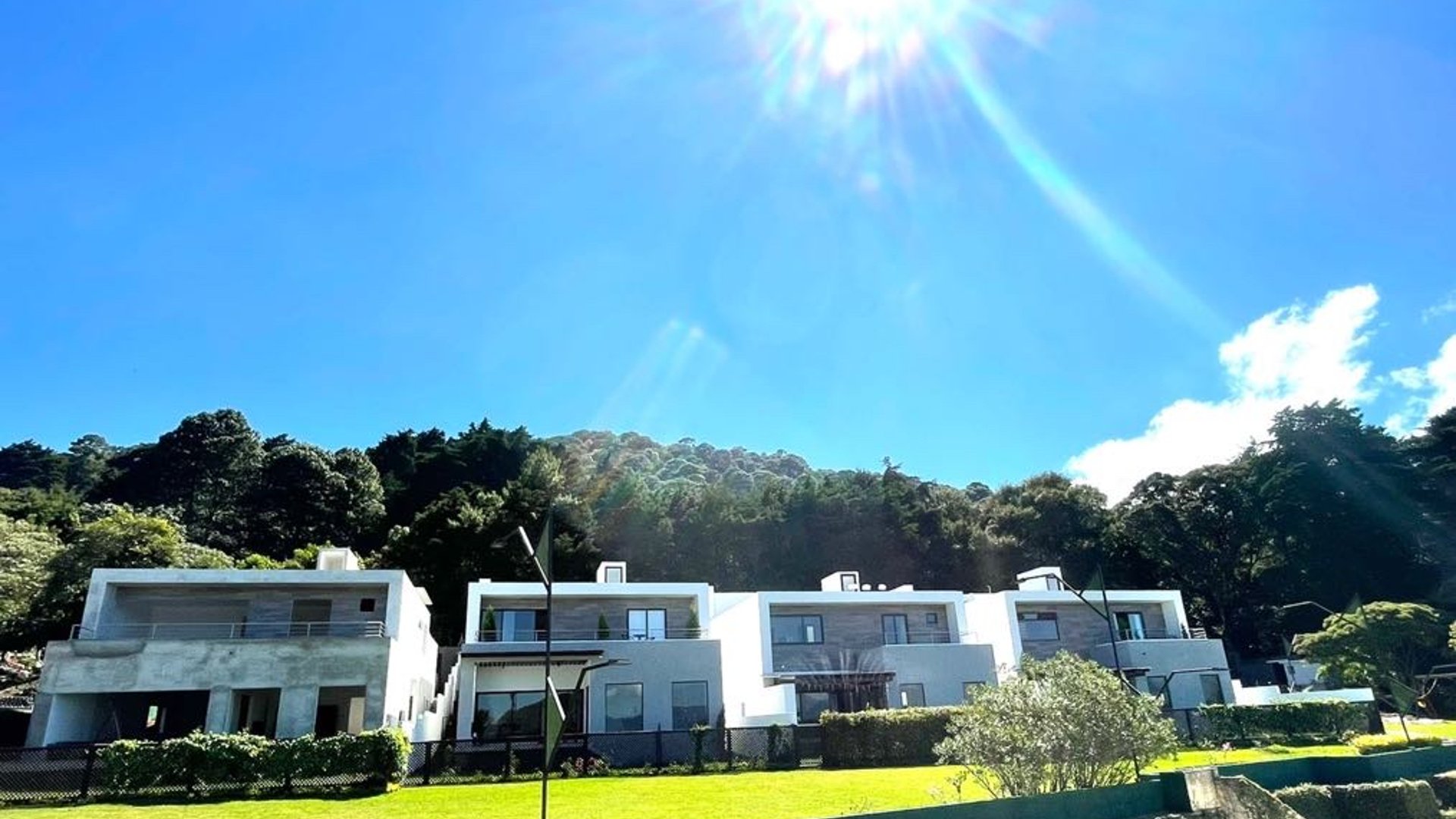 Proyecto Portal Verde, casas de 3 y 4 habitaciones