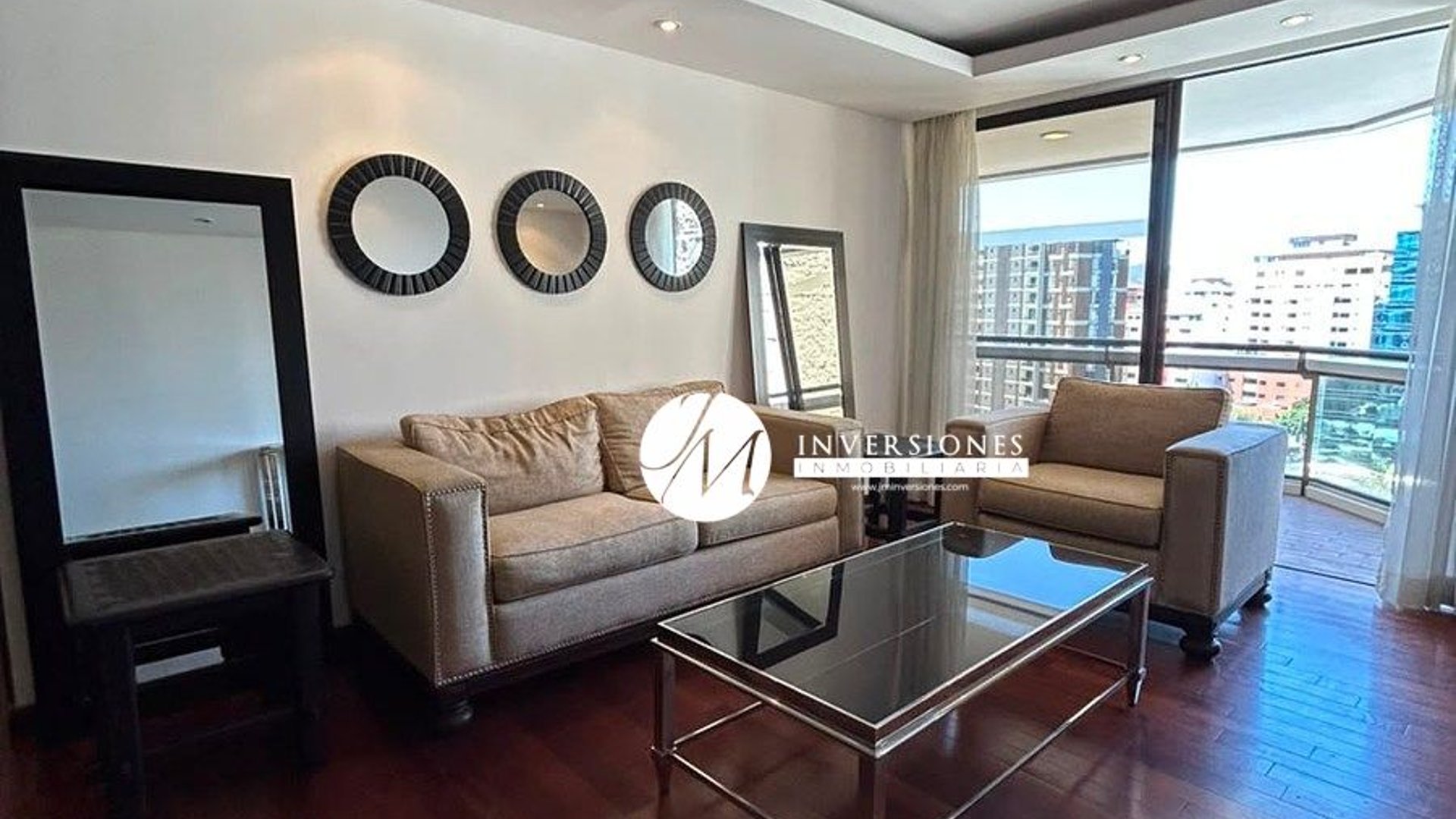 Apartamento en venta Amueblado en zona 10 - Image 1