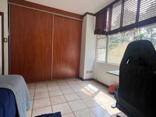 Casa con jardín en venta de 4 habitaciones en zona 16 Ref-5727 - 4