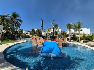 Terreno en venta carretera a Monterrico en club privado - 4