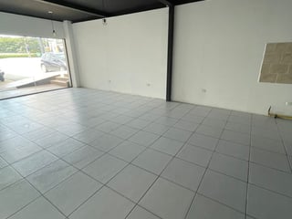 Local comercial en renta en Zona 4 Villa Nueva Guatemala - Image 4