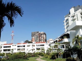 TOWNHOUSE EN VENTA EN OAKLAND, ZONA 10 - Image 1